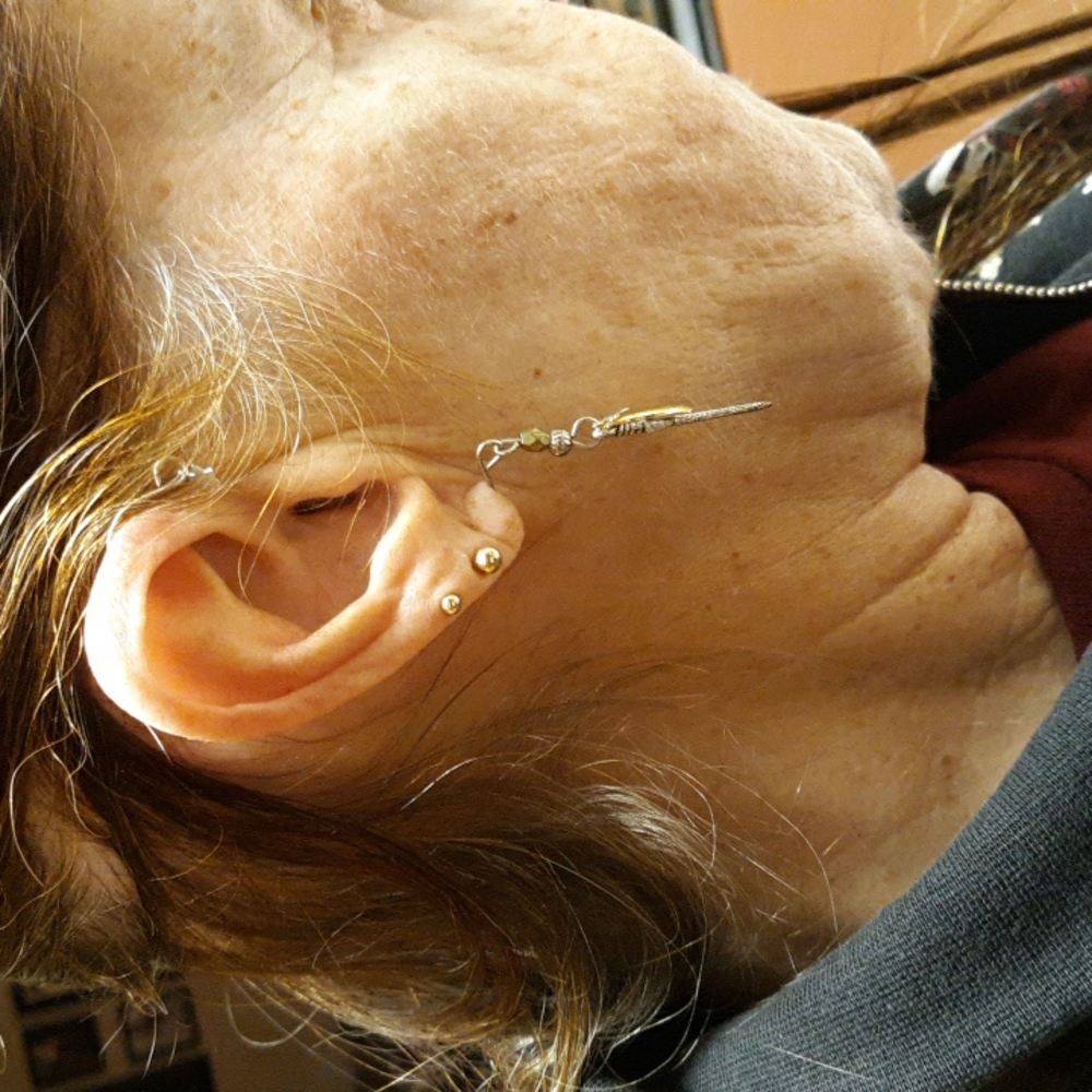 Ear wire - Picture 2 of 2